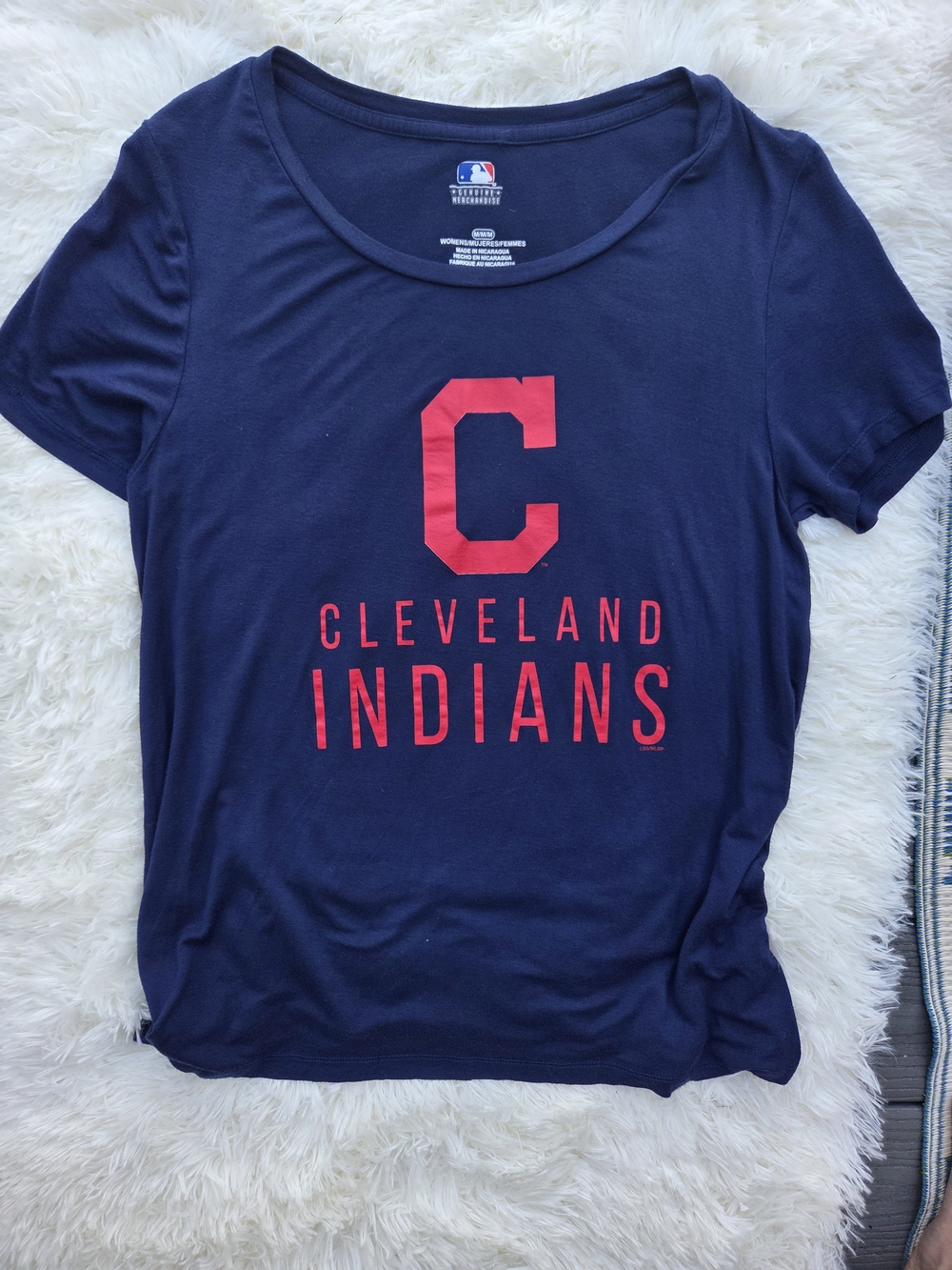 Cleveland Indians Navy Tee with Red Logo T-Shirt - Size Medium